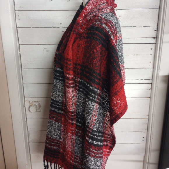 Steve Madden Reversible Blanket Scarf Fringe Red Plaid Tweed Look 30" x 80". - Picture 3 of 10